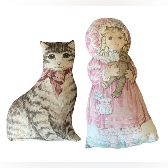 Vintage girl and cat pillows - Picture 2 of 6